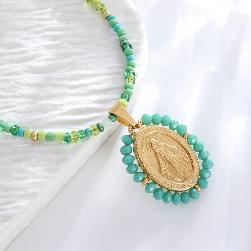 Imagen de Collar con colgante de la Virgen María